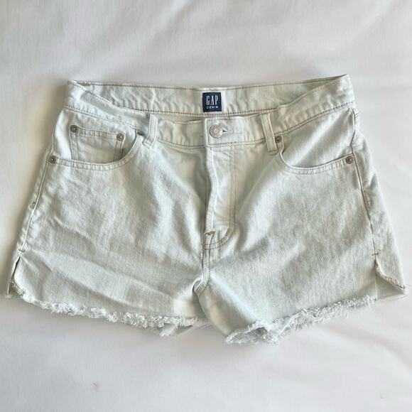 GAP Womens Light Wash Denim Shorts High-Rise 3" Inseam Raw Hem Jean Size 27R - Picture 1 of 5